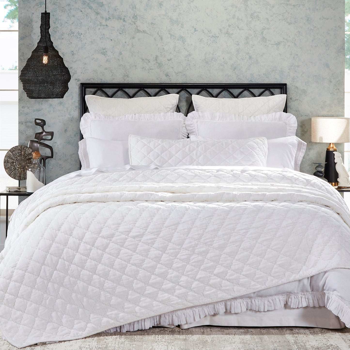 Clermont Queen Quilt in White