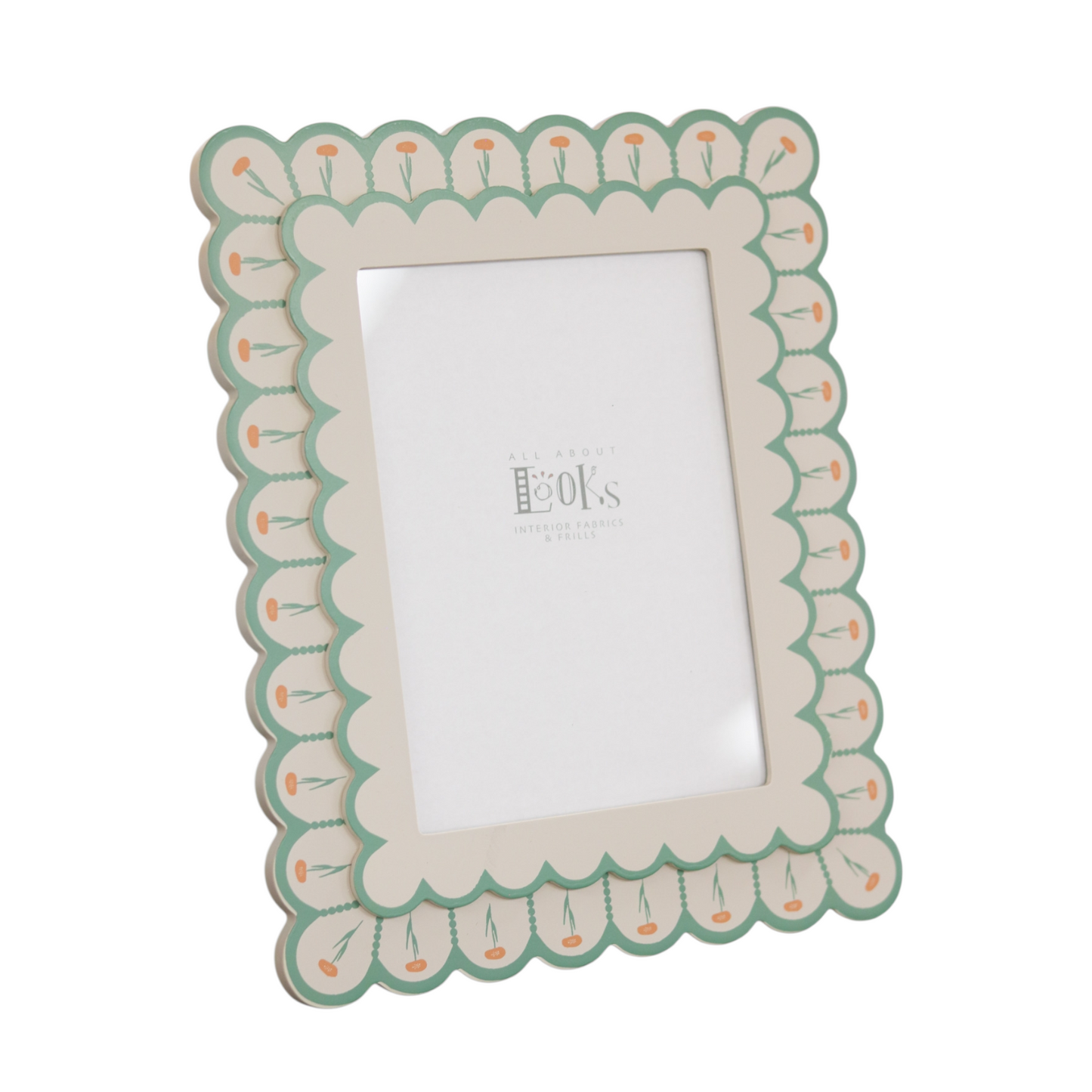 Scalloped Flower Photo Frame