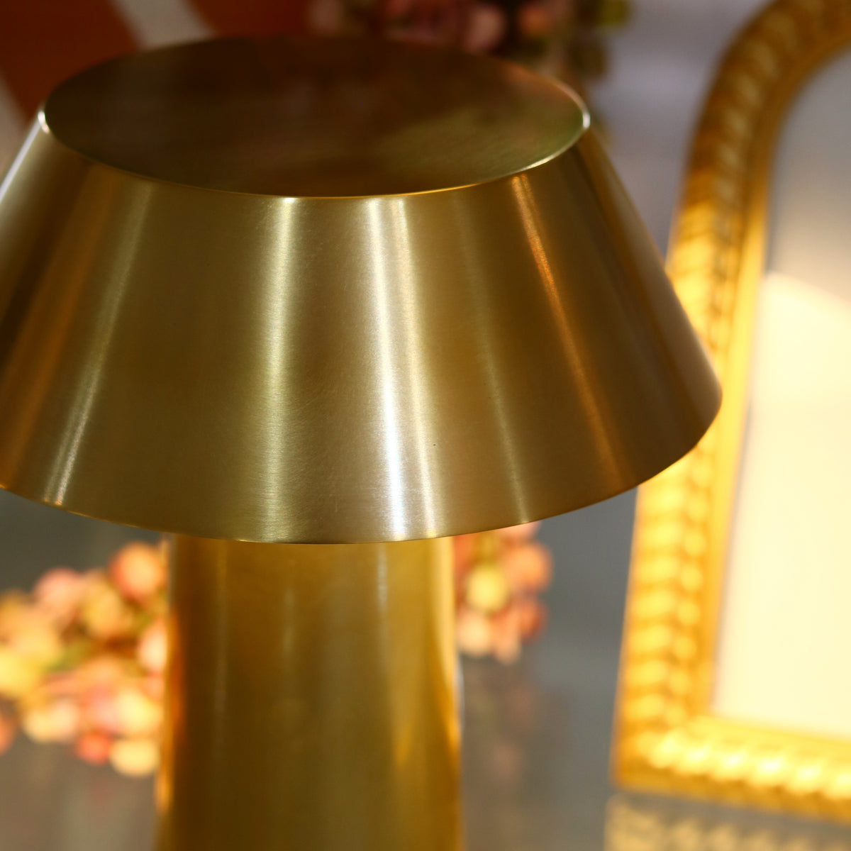 Sesa Short Accent Rechargeable Table Lamp