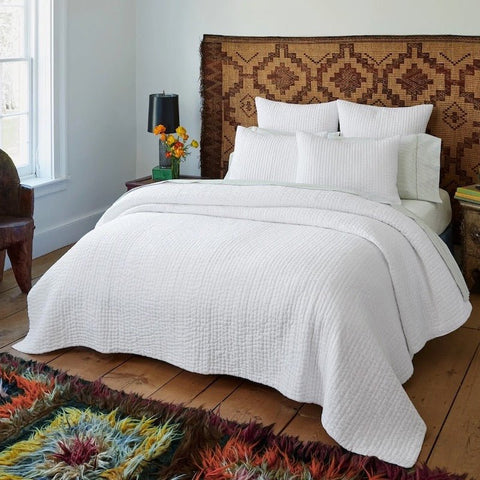 Vivada Coverlet in White - Queen