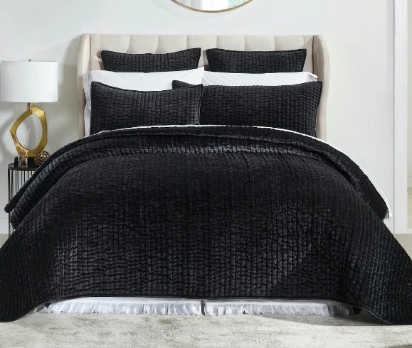Walton Quilt in Black