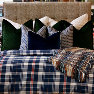 PILLOWS & BEDDING
