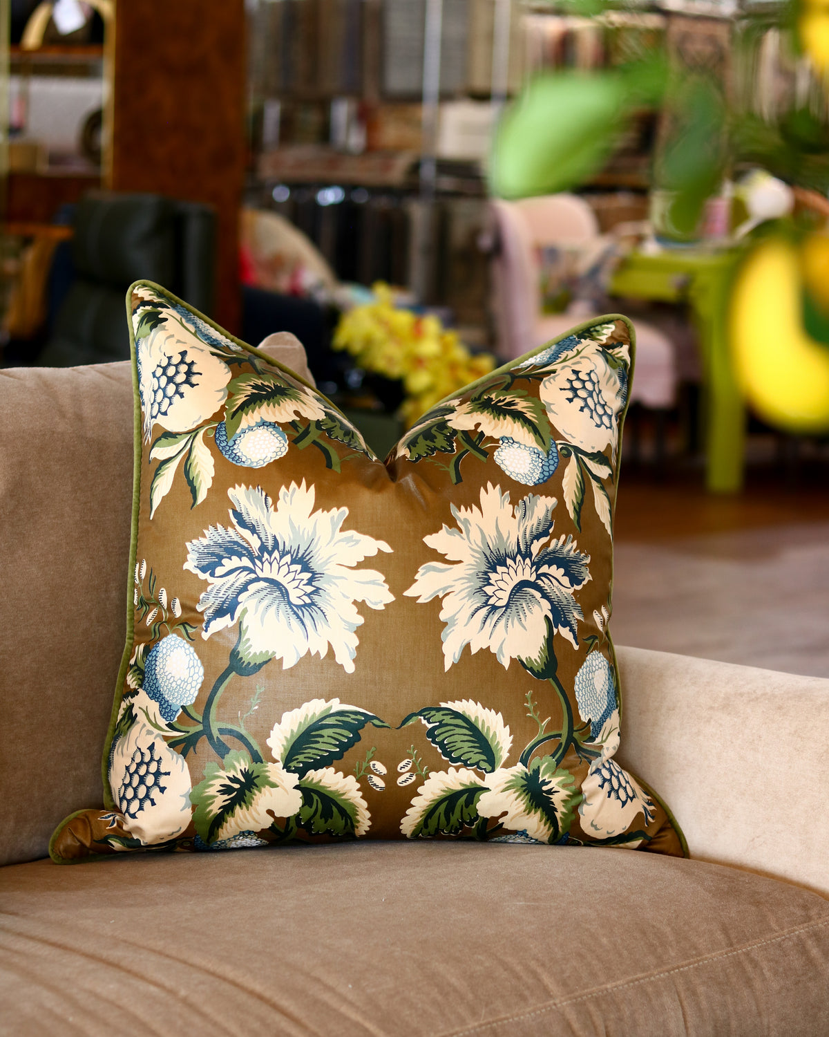 Lee Jofa Jessup Pillow - 22"