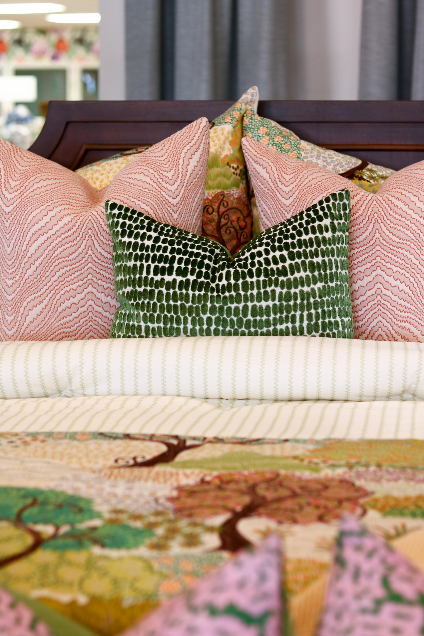 Manderley Vine Hand-Tacked Comforter - 92" x 96"