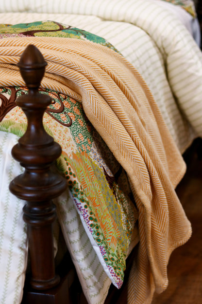 Manderley Vine Hand-Tacked Comforter - 92" x 96"