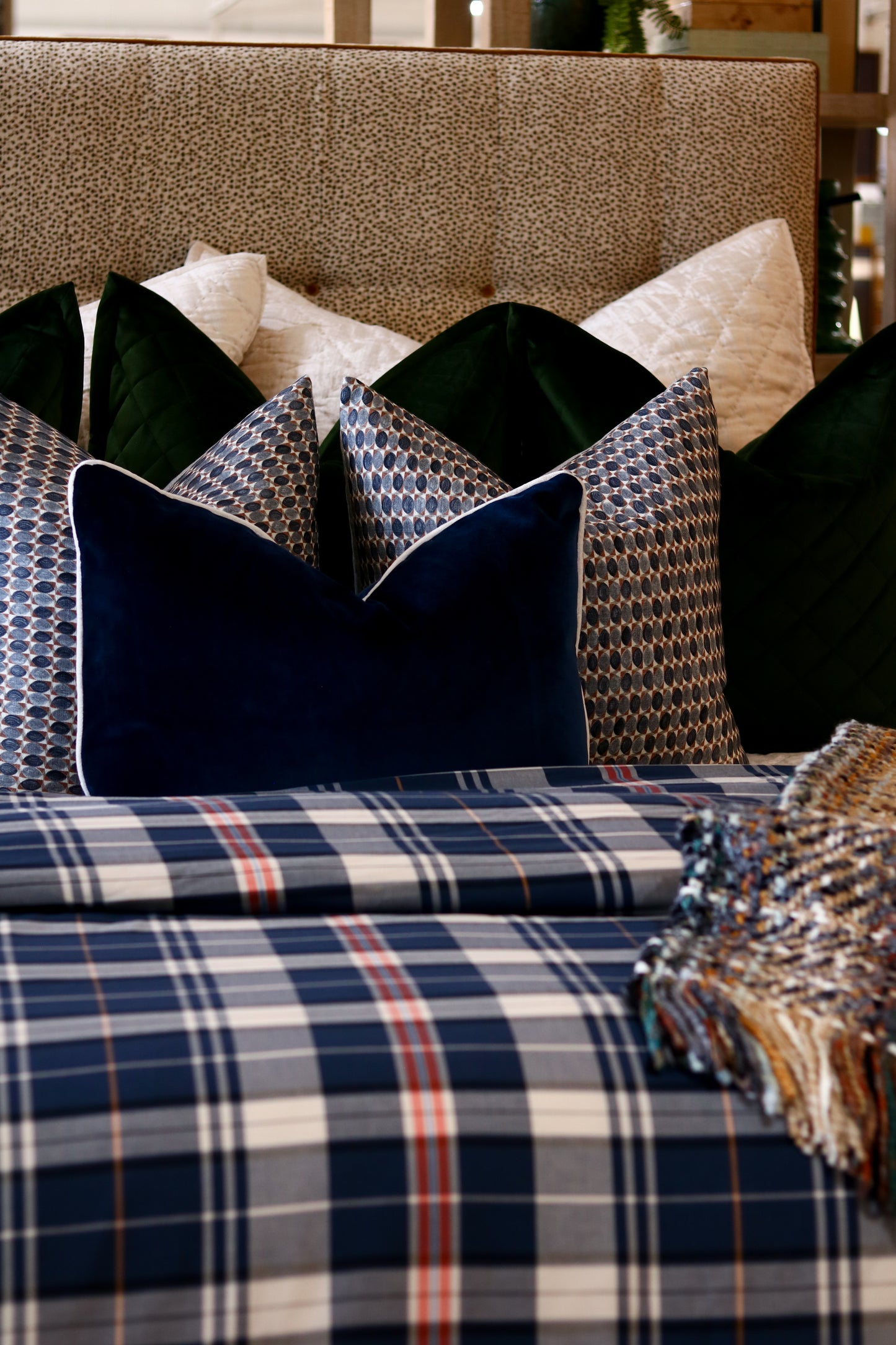 Upholstered Biscuit Tufted Queen Bed