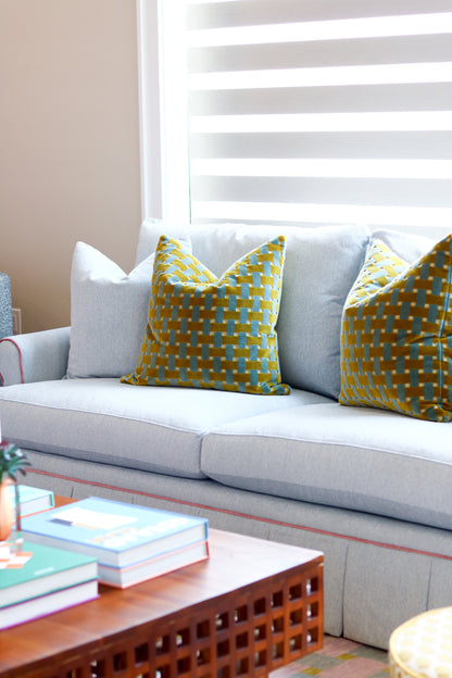 Magnolia Sofa in Scatter Sky