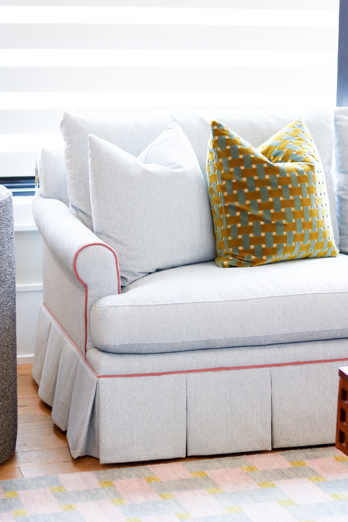 Magnolia Sofa in Scatter Sky