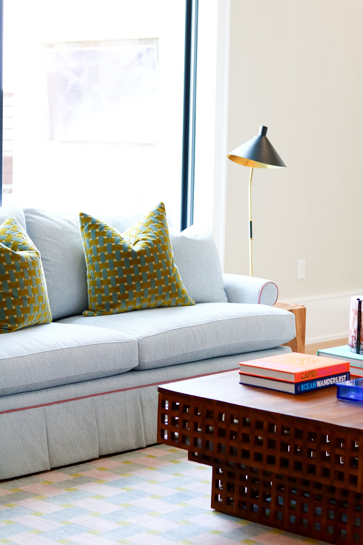 Magnolia Sofa in Scatter Sky