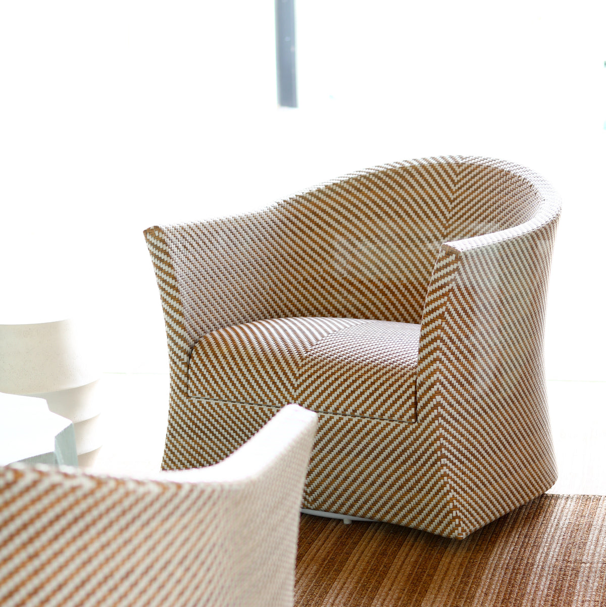 Bari Outdoor Swivel Lounge Chair