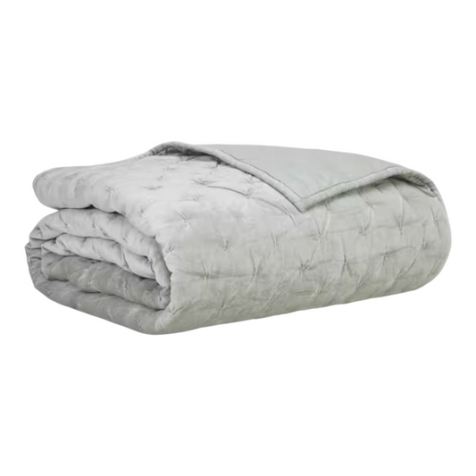 King Luna Quilt in Ice Mint