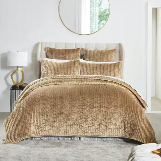 King Walton Quilt in Gold