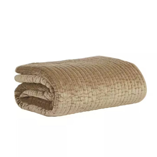 King Walton Quilt in Gold