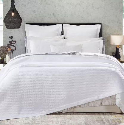 Matelasse Sham Pair in White - King