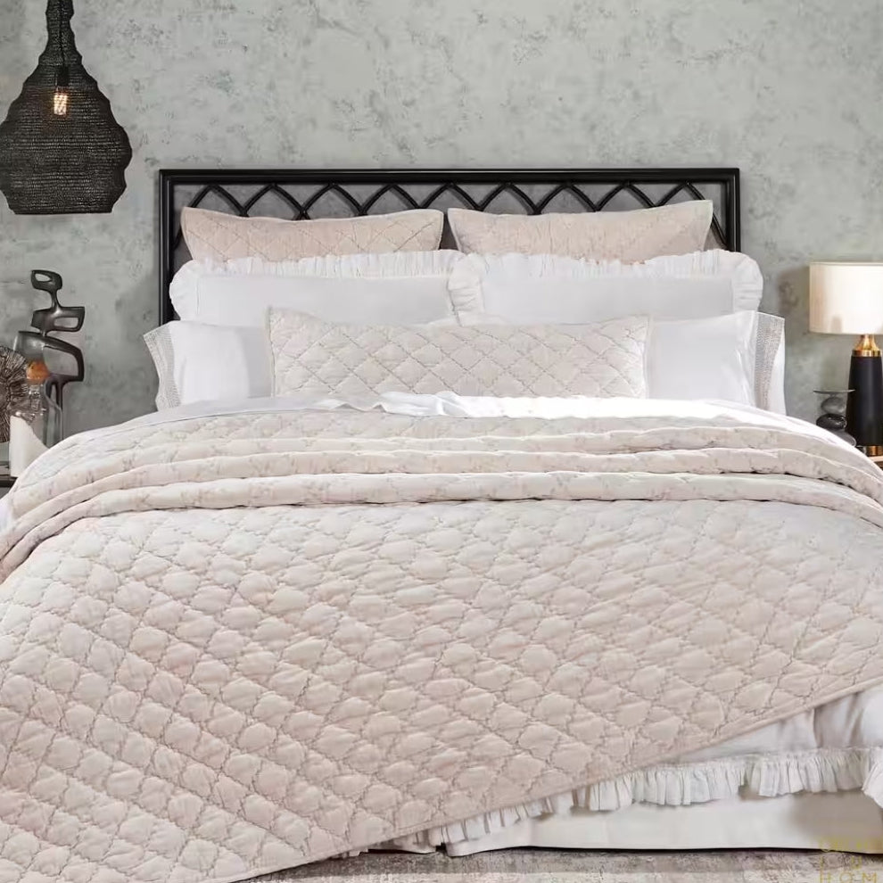 Clermont Quilt in Champagne